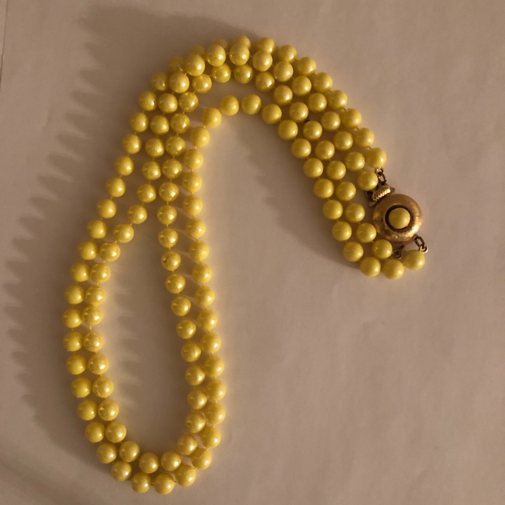 3/$20 VTG Double Strand Yellow Bead Necklace